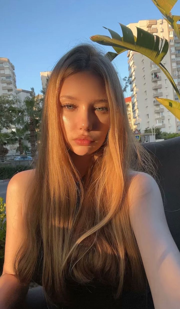 files/Cute_Girl_Dp_for_WhatsApp.jpg