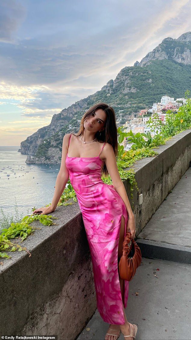 files/Emily_Ratajkowski_rocks_a_slip_dress_while_vacationing_in_Positano.jpg